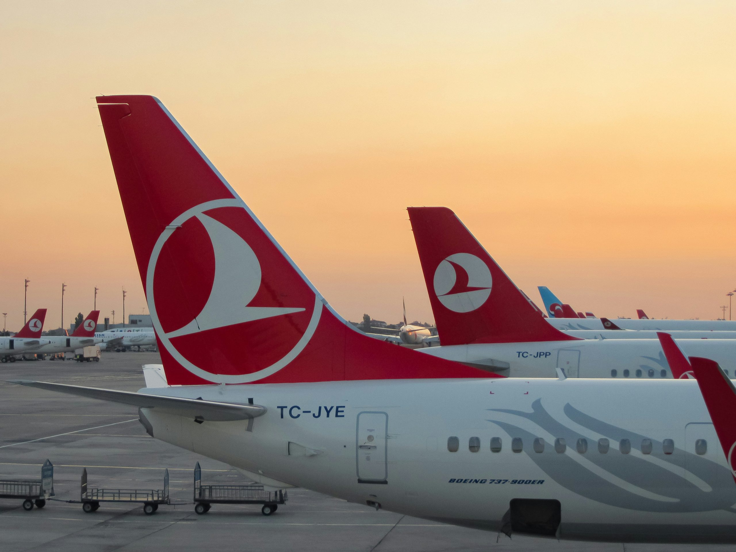 blog-turismax-avioes-da-turquish-airlines-estacionados-no-aeroporto-de-instanbul-programa-stopover-in-istambul